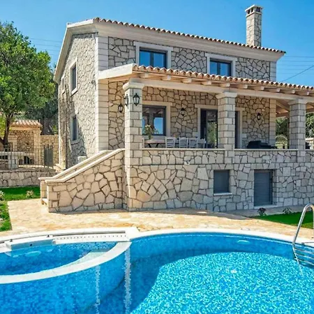 Villa Irida Garden *