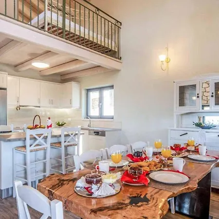 Irida Garden Villa *